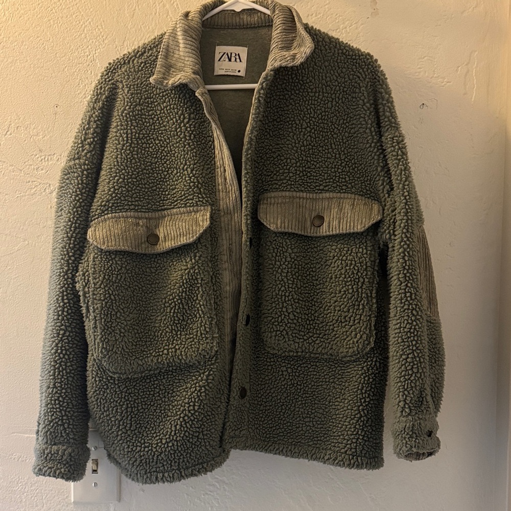 Zara women’s Olive Green Sherpa Jacket